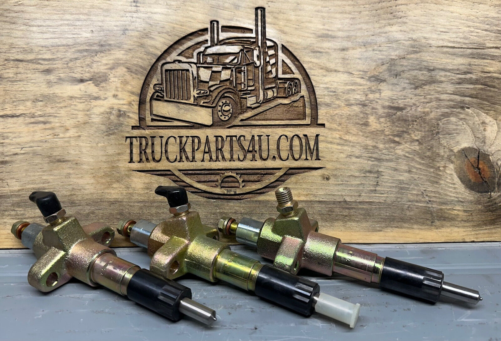 Front view of 65.10101-7099 injector nozzle holder assembly